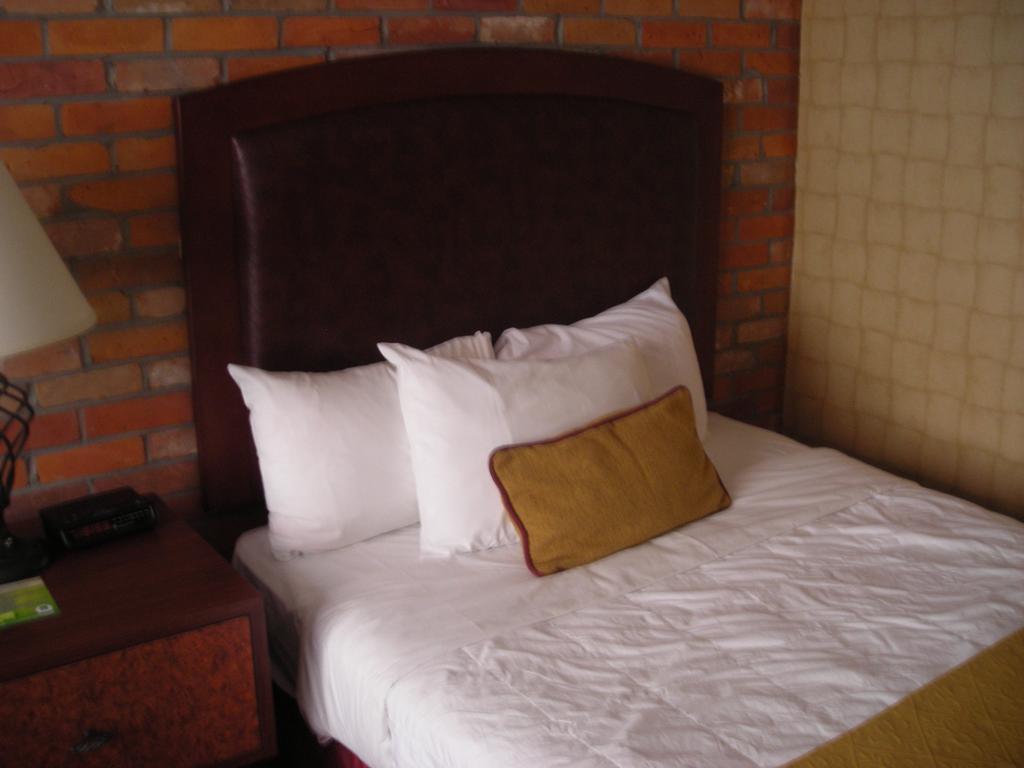 Quality Hotel Downtown-Inn At False Creek Vancouver Ruang foto