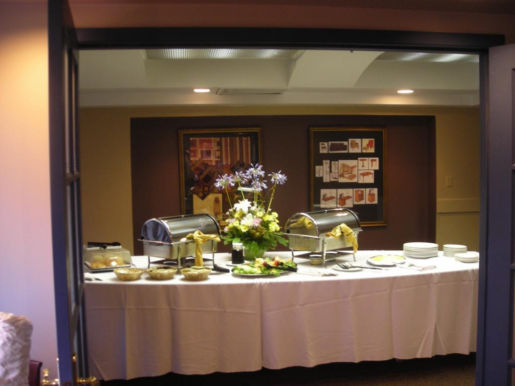 Quality Hotel Downtown-Inn At False Creek Vancouver Ruang foto
