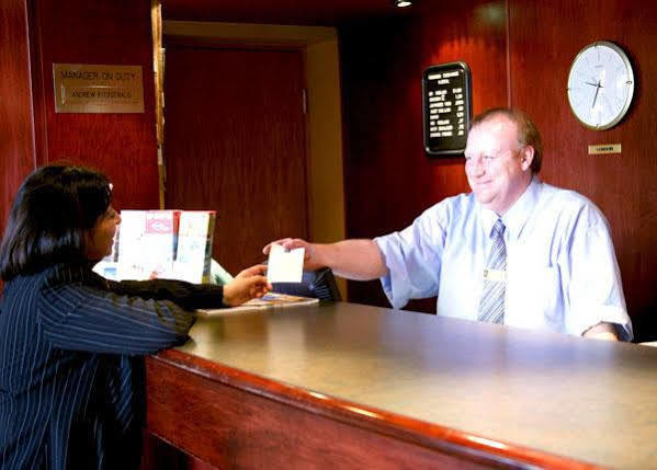 Quality Hotel Downtown-Inn At False Creek Vancouver Bagian luar foto
