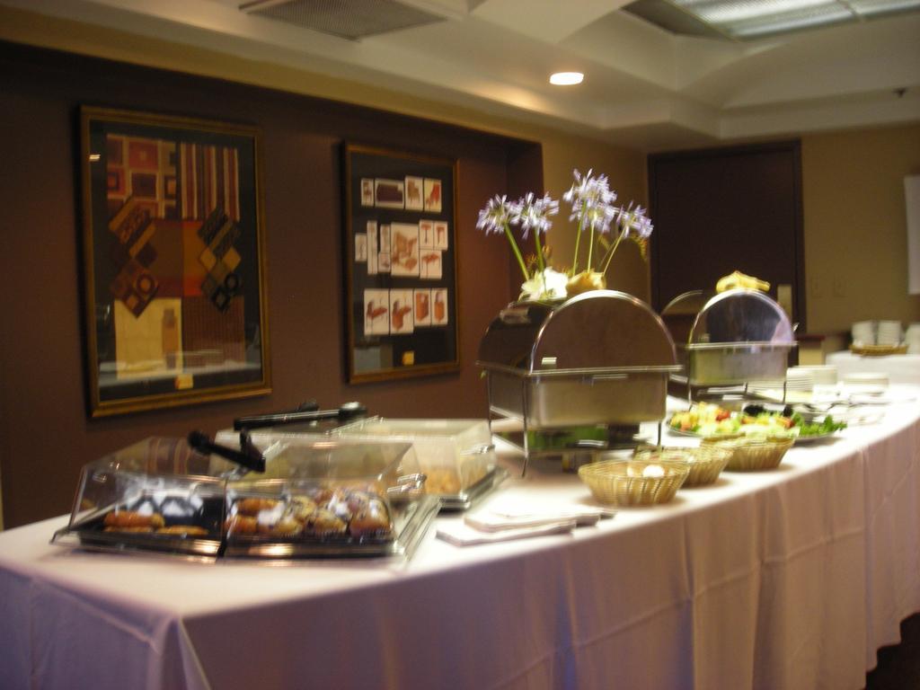 Quality Hotel Downtown-Inn At False Creek Vancouver Bagian luar foto